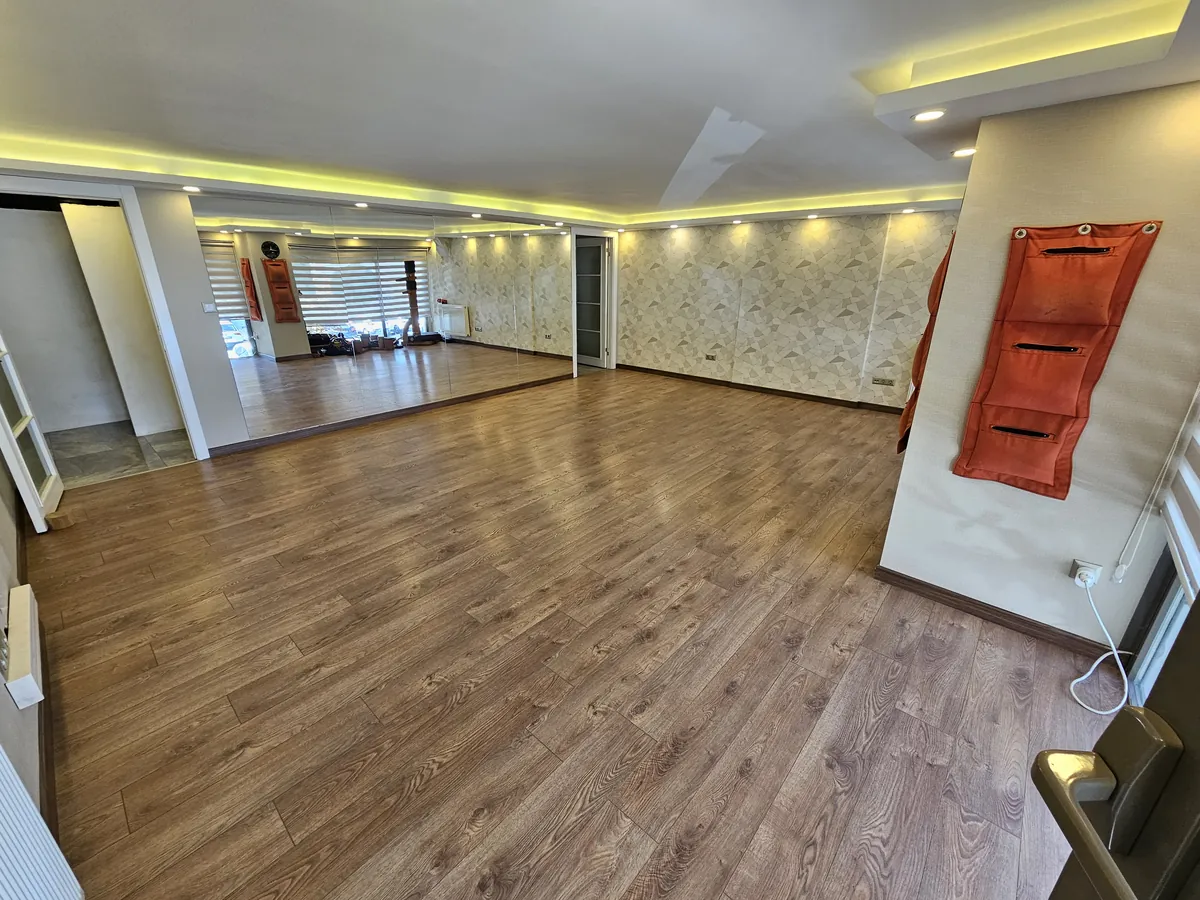 Kung Fu Akademi birinci eğitim salonu